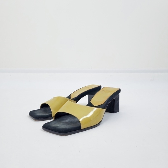 Vintage Black and Yellow Heels - Picture 4 of 10